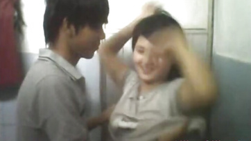 Indonesian Porn: Couple Fucks Hard in the Bathroom