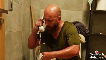 Házhoz rendelt egy dögös prostit és nehézkesen de betolta neki a hatalmas péniszét