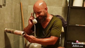 Házhoz rendelt egy dögös prostit és nehézkesen de betolta neki a hatalmas péniszét