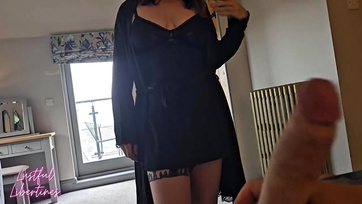 Állítása szerint az apám már nem tudja megbaszni úgyhogy én dugtam meg helyette a nevelőanyámat