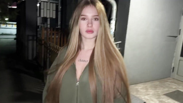 A nagymellű szőke csajszi már a megismerkedésünk napján meglovagolta a dákómat