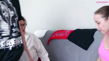 A mostohaanyámmal csókolóztam miközben a nagyfarkú férjem reszelte a kis ánuszomat