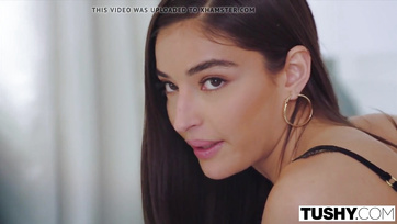 A lakótársuk seggét is kinyalták a pajzán ribancok mielőtt keményen seggbe lettek baszva