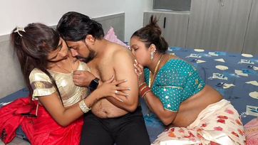 A nimfomániás indiai anyuka rávette a mostohalányát hogy csinálják édeshármasban a pasijával