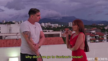 A perverz nőszemély egy kis kalandra vágyott úgyhogy felkínálta a seggét a szeretője mostohafiának