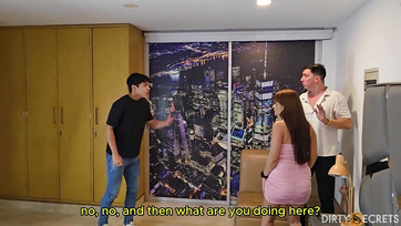 A perverz nőszemély egy kis kalandra vágyott úgyhogy felkínálta a seggét a szeretője mostohafiának