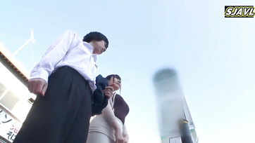 A buszon dugatta meg a pinácskáját a lyukas harisnyájában a felizgult kínai csajszi