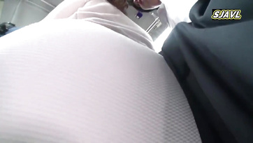 A buszon dugatta meg a pinácskáját a lyukas harisnyájában a felizgult kínai csajszi