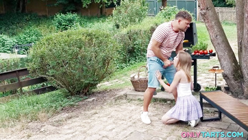 A nyáron megtörtént életem első édeshármasa a szabadban a pasimmal és a mostohaapámmal