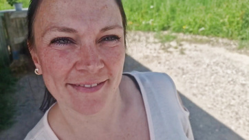 Curvy Housewife Gets Wild Outdoors with a Client