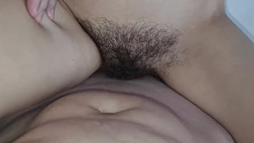 A munka előtt még megkúrtam a nagymellű feleségemet és összeélveztem a szépséges csöcseit