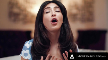 A barnahajú nimfomániás ribanc rádumálta a két jóképű expasiját hogy kúrják seggbe