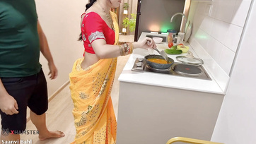 Szanaszéjjel farkalta az india csajszi krémes puncikáját miután alaposan kinyalta