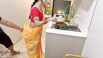 Szanaszéjjel farkalta az india csajszi krémes puncikáját miután alaposan kinyalta