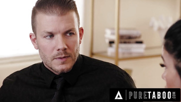 A lánya fiatal fiújával bujálkodik titokban a szexmániás vietnámi anyuka