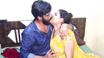 Minden kefélésüket lekamerázza és feltölti az internetre a buja indiai párocska