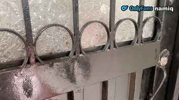 Csak a popóját engedte megdugni a félmeztelen latinamerikai csajszi