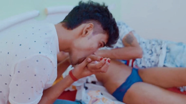 A pasija és annak legjobb cimborája is alaposan megkefélte a szexi indiai csaj punciját