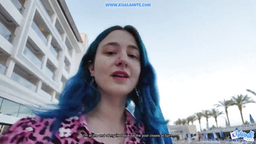 My girlfriend's pussy started itching as soon as we returned to our hotel room