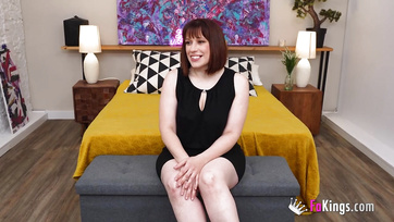 Experienced MILF Mom Introduces Happy 18-Year-Old Into the Secrets of Sex