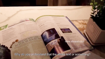 A muterom dögös barátnője letérdelt és elkezdte szopni a farkamat