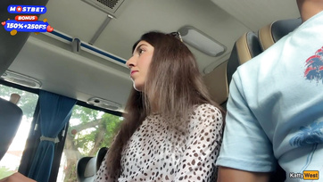 Átült mellém az ismeretlen csajszi a buszon hogy megráncigálja az ágaskodó faszomat