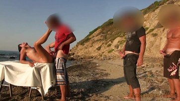 A nimfomániás milf hölgynek nem számít hogy ki dugja meg, csak dugja meg keményen