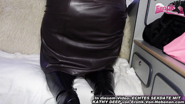 A duci német milf igent mondott a castingra és kapott egy bazinagy faszt a pinájába