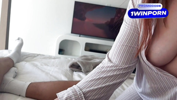 A nagymellű szűz mostohahúgocskám beosont a szobámba hogy meglovagolja a dákómat