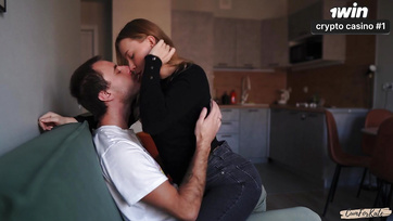 Egy valódi amatőr pár aki nem fél megmutatni a világnak hogy milyen szenvedélyesen tudnak szeretkezni