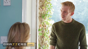 Könnyedén beleült a csávó méretes falloszába a szőkehajú celeb influenszer csajszi