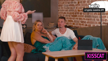 A szukás mostoha anyuci is rástartolt a mostohalánya fiatal pasijára és végül hármasban csinálták