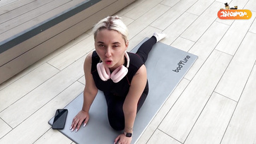 Blonde Sex Addict Takes Me Home from the Gym and Spreads her Legs for a Fuck