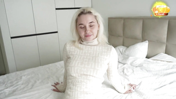 Blonde Sex Addict Takes Me Home from the Gym and Spreads her Legs for a Fuck