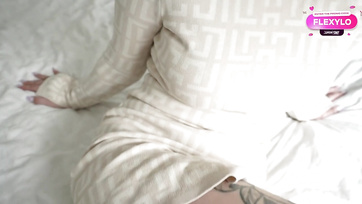 Blonde Sex Addict Takes Me Home from the Gym and Spreads her Legs for a Fuck