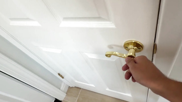 Stepdad Snuck into My Room and Fucked My Wet Pussy