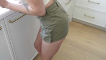 A pajzán mostohahúgom végre kijelentette hogy a feszes segglyuka készen áll az análra