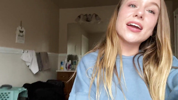 Almost Caught by Her Parents While the Horny Teen Was Masturbating in the Bathroom

Sneaky Teen Masturbates as Parents Nearly Walk In