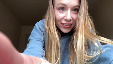 Almost Caught by Her Parents While the Horny Teen Was Masturbating in the Bathroom

Sneaky Teen Masturbates as Parents Nearly Walk In