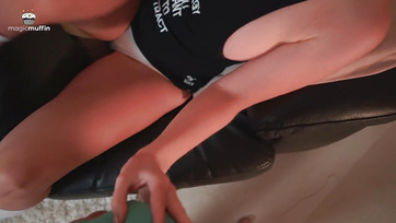 Az eddigi legdögösebb csajom aki ráadásul azt is engedi hogy telespricceljem a szűk punciját