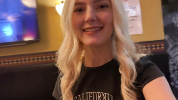 Egy ismeretlen fiú megbaszott a kocsma mellékhelységében és egy hatalmasat spriccelt az arcomra