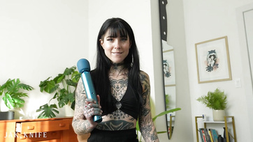 I Fucked My Sister's Sexy Friend in Secret After She Showed Up in My Room with a Vibrator

Sneaky Bang with Sister's Hot Friend and Her Vibrator