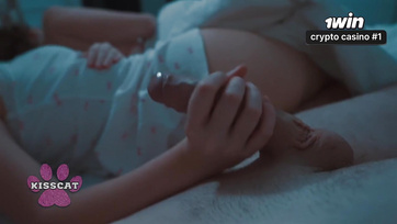 Vajon megdugta éjjel a szundító felesége háta mögött a kurvás mostohalánya feszes lyukát?