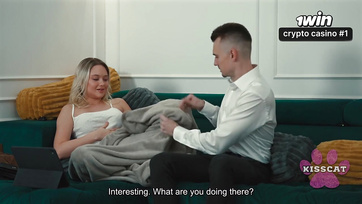 Vajon megdugta éjjel a szundító felesége háta mögött a kurvás mostohalánya feszes lyukát?