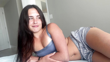 Megmutatta hogy mit tud az ágyban a cuki mostohahúgom, ehhez viszont meg kellett lovagolnia a dákóm