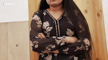 Rámarkolt a dákómra a mellettem szunyókáló mostohahúgom miután meglátta hogy maszturbálok