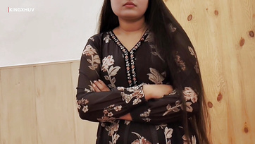 Rámarkolt a dákómra a mellettem szunyókáló mostohahúgom miután meglátta hogy maszturbálok