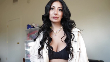 Nem vettem meg a húgom legjobb barátnőjének használt ágyát, viszont megbasztam rajta a pináját