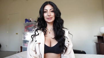 Nem vettem meg a húgom legjobb barátnőjének használt ágyát, viszont megbasztam rajta a pináját