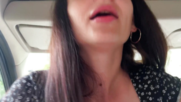 Egy kis pénzzel sikerült rávennem hogy a dögös vidéki lányt hogy tárja szét a segglyukát